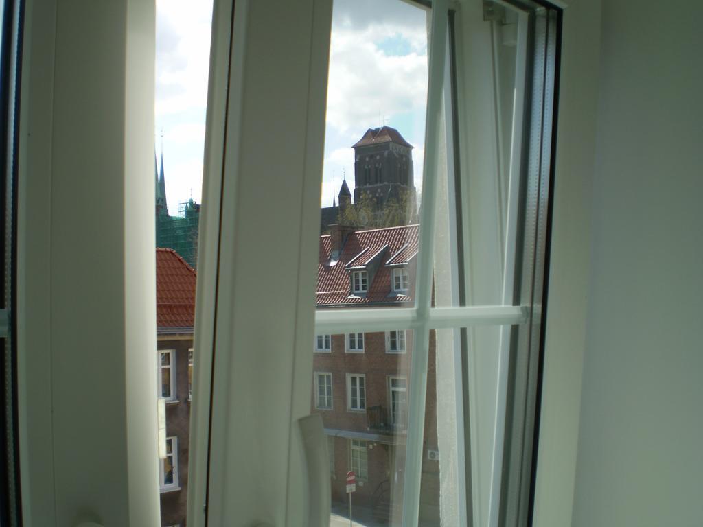 H&T Old Town Szeroka 77 Apartment กดัญสก์ ภายนอก รูปภาพ