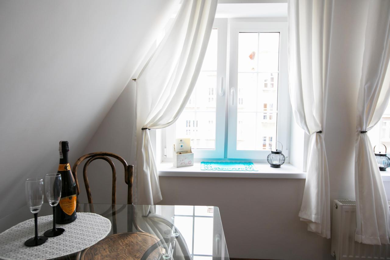 H&T Old Town Szeroka 77 Apartment กดัญสก์ ภายนอก รูปภาพ